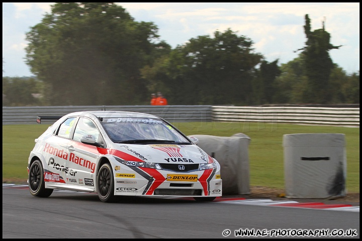 BTCC_and_Support_Snetterton_070811_AE_109.jpg