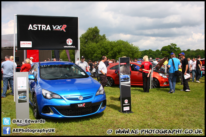 BTCC_and_Support_Oulton_Park_100612_AE_003.jpg