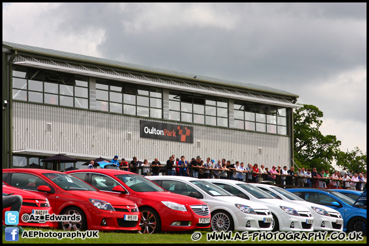 BTCC_and_Support_Oulton_Park_100612_AE_009.jpg