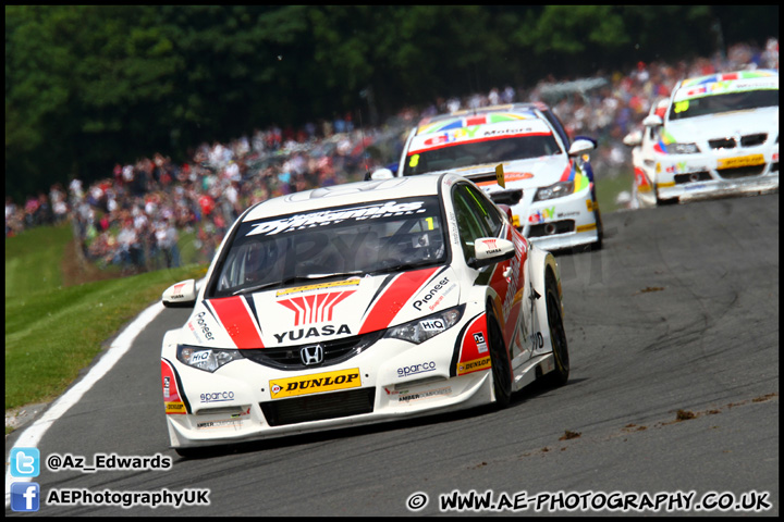 BTCC_and_Support_Oulton_Park_100612_AE_028.jpg