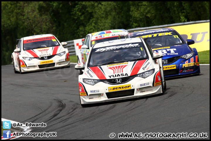 BTCC_and_Support_Oulton_Park_100612_AE_038.jpg