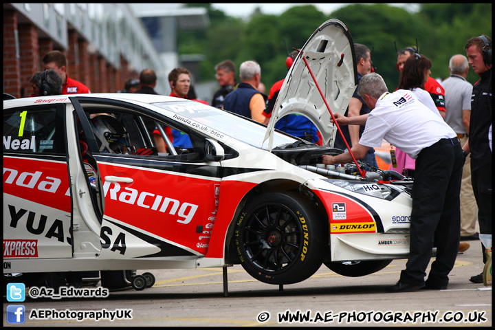 BTCC_and_Support_Oulton_Park_100612_AE_076.jpg