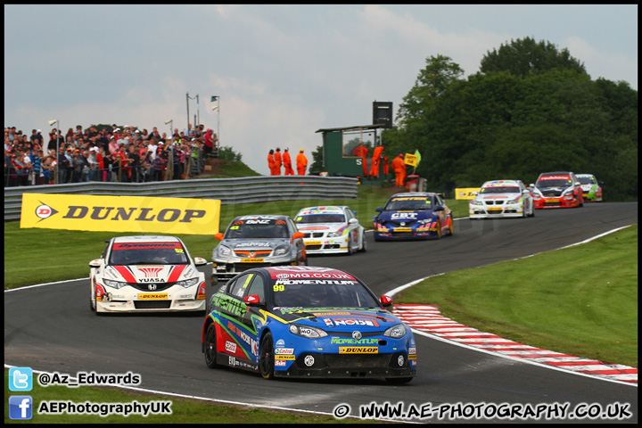 BTCC_and_Support_Oulton_Park_100612_AE_183.jpg