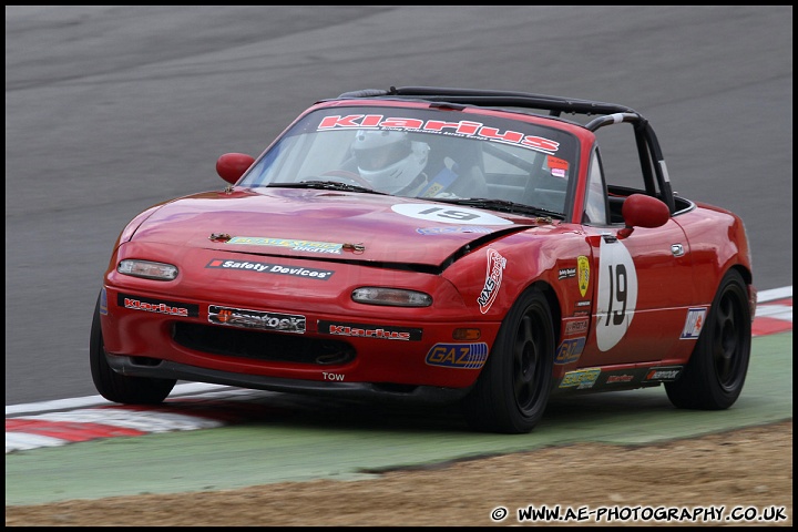 BRSCC_Championship_Racing_Brands_Hatch_120610_AE_057.jpg