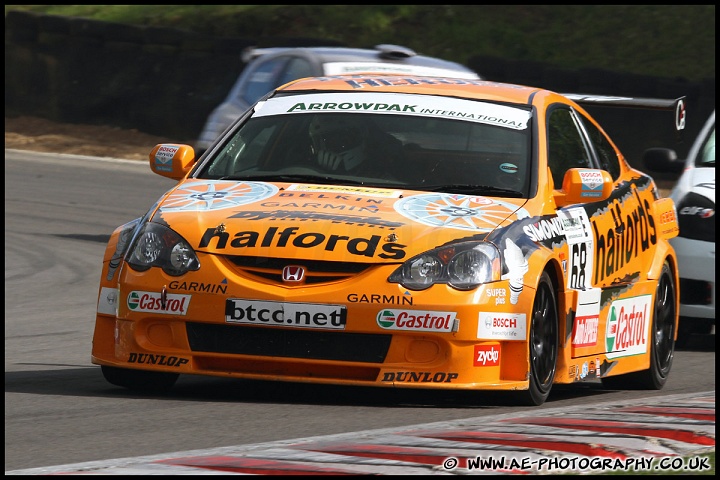 BRSCC_Championship_Racing_Brands_Hatch_120610_AE_085.jpg