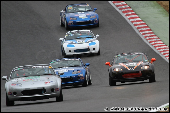 BRSCC_Brands_Hatch_130811_AE_006.jpg