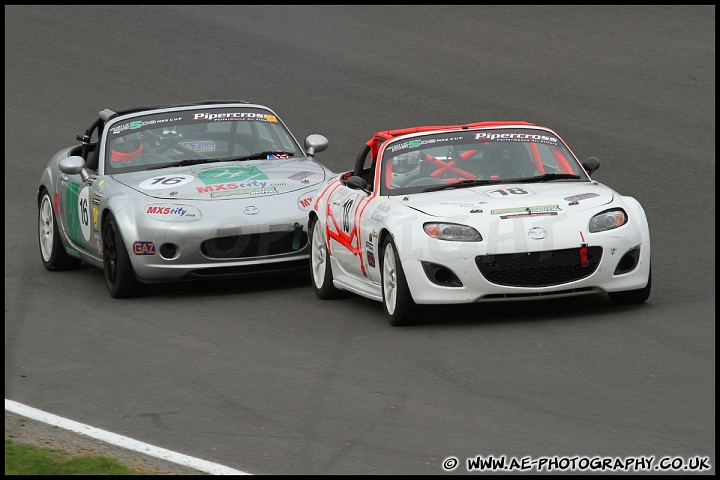 BRSCC_Brands_Hatch_130811_AE_098.jpg