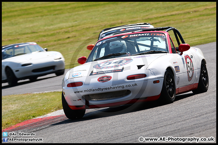 750MC_Brands_Hatch_18-06-17_AE_005.jpg