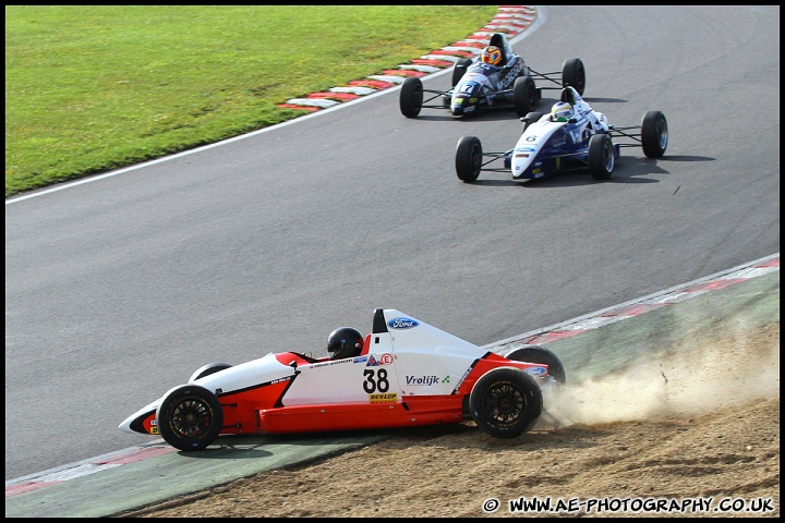 F3-GT_and_Support_Brands_Hatch_180611_AE_117.jpg