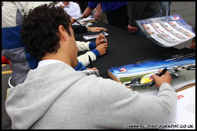 F3-GT_and_Support_Brands_Hatch_200909_AE_055.jpg