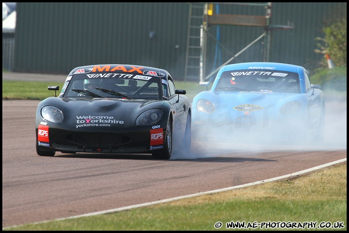 BTCC_and_Support_Thruxton_300411_AE_002.jpg