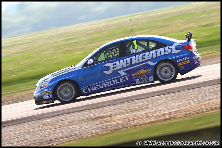 BTCC_and_Support_Thruxton_300411_AE_019.jpg