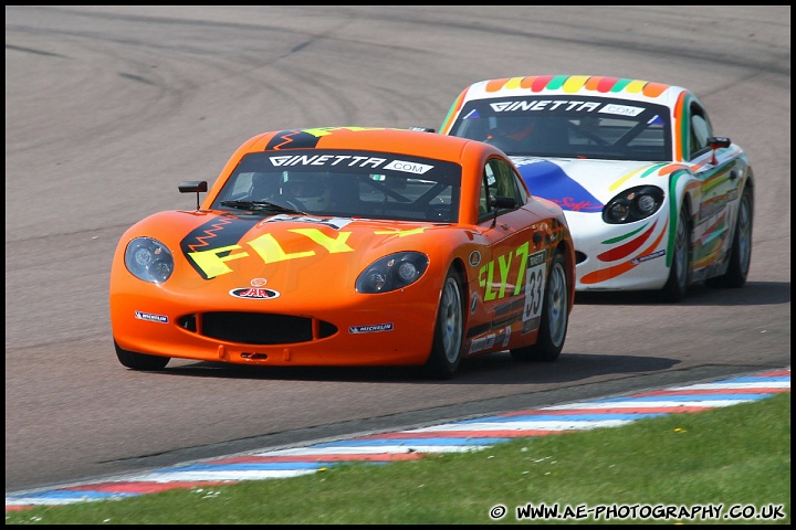 BTCC_and_Support_Thruxton_300411_AE_032.jpg