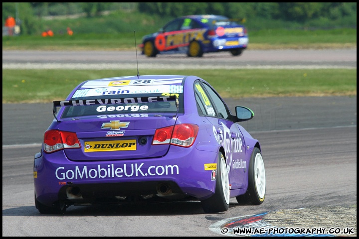 BTCC_and_Support_Thruxton_300411_AE_039.jpg