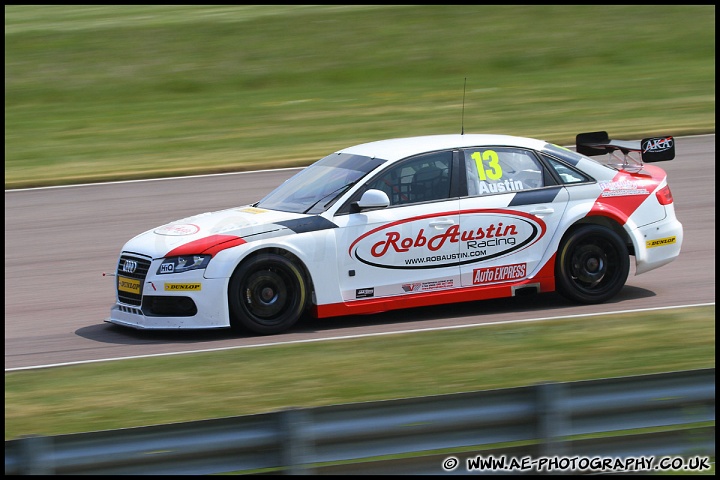 BTCC_and_Support_Thruxton_300411_AE_043.jpg
