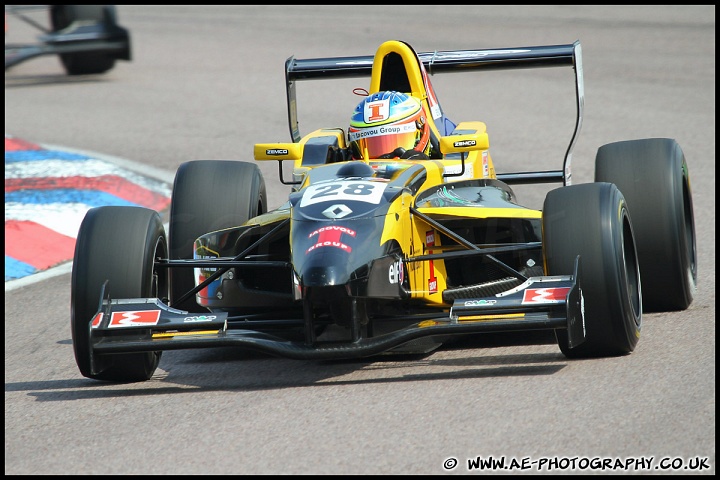 BTCC_and_Support_Thruxton_300411_AE_046.jpg