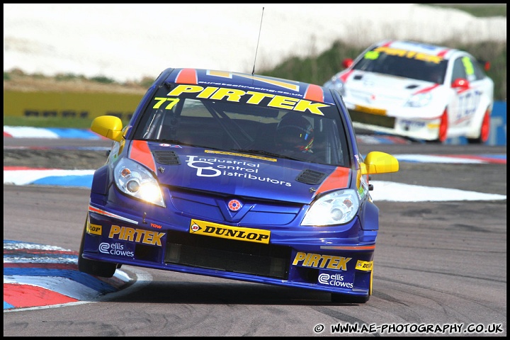 BTCC_and_Support_Thruxton_300411_AE_063.jpg