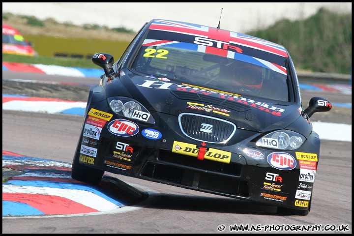 BTCC_and_Support_Thruxton_300411_AE_068.jpg