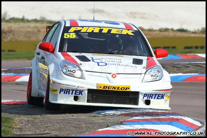 BTCC_and_Support_Thruxton_300411_AE_073.jpg