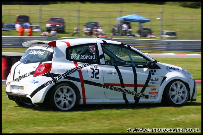 BTCC_and_Support_Oulton_Park_300509_AE_077.jpg