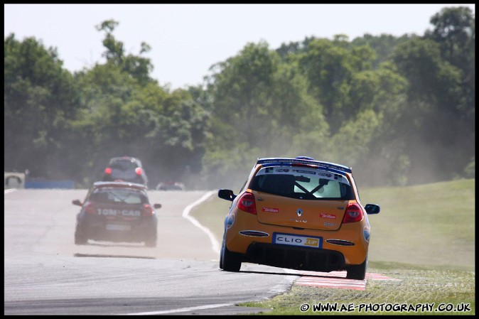 BTCC_and_Support_Oulton_Park_300509_AE_080.jpg