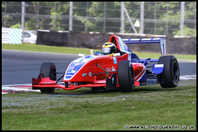 BTCC_and_Support_Oulton_Park_300509_AE_106.jpg