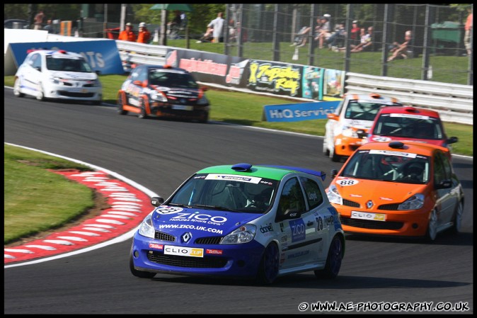 BTCC_and_Support_Oulton_Park_300509_AE_136.jpg