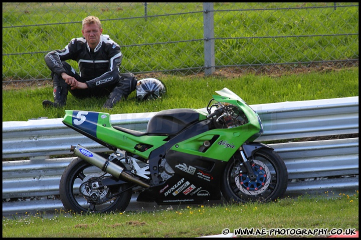 BEMSEE_and_MRO_Brands_Hatch_300711_AE_006.jpg