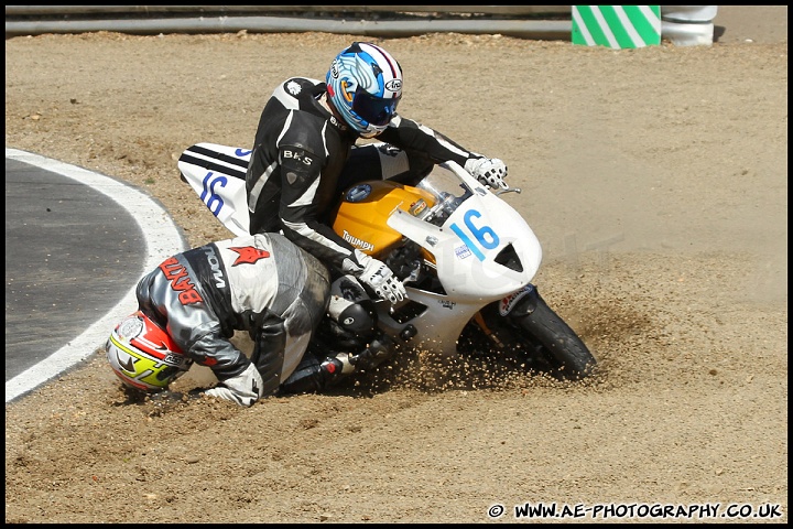 BEMSEE_and_MRO_Brands_Hatch_300711_AE_102.jpg