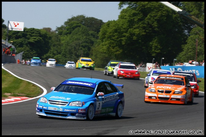 BTCC_and_Support_Oulton_Park_310509_AE_072.jpg