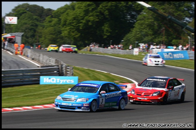 BTCC_and_Support_Oulton_Park_310509_AE_074.jpg