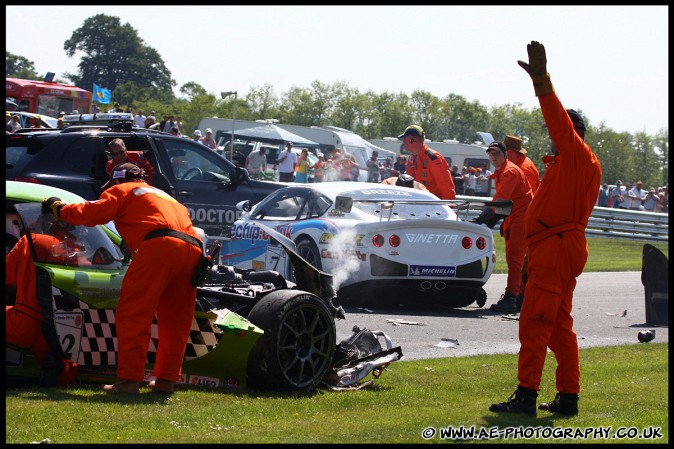 BTCC_and_Support_Oulton_Park_310509_AE_088.jpg