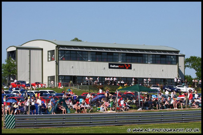 BTCC_and_Support_Oulton_Park_310509_AE_100.jpg