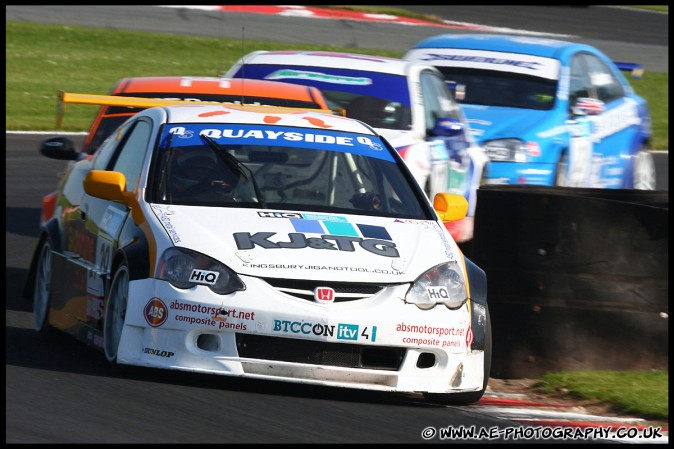 BTCC_and_Support_Oulton_Park_310509_AE_114.jpg