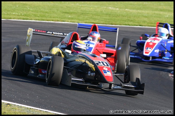 BTCC_and_Support_Oulton_Park_310509_AE_126.jpg