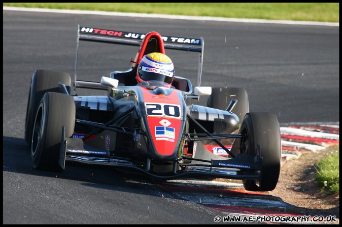 BTCC_and_Support_Oulton_Park_310509_AE_133.jpg